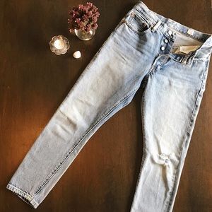 Levi’s 501 Skinnies in Summer Dune
